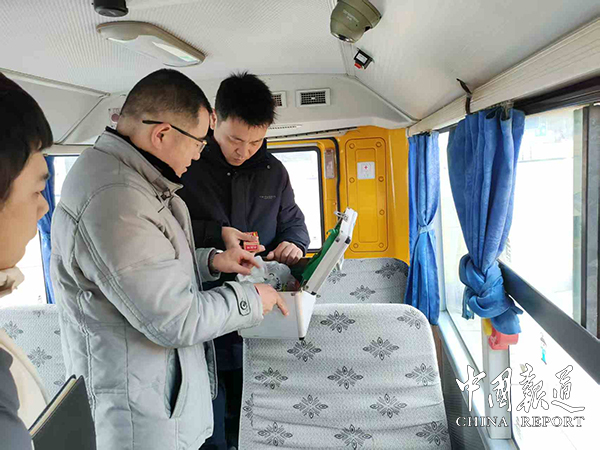 学前校车大体检 开学季奏响“平安曲”