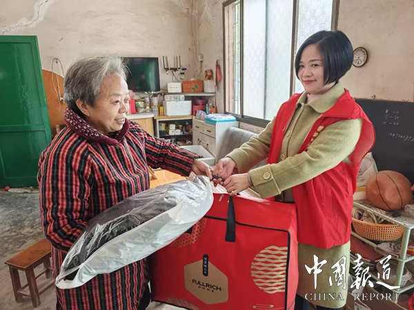 寒冬送温暖 真情暖人心