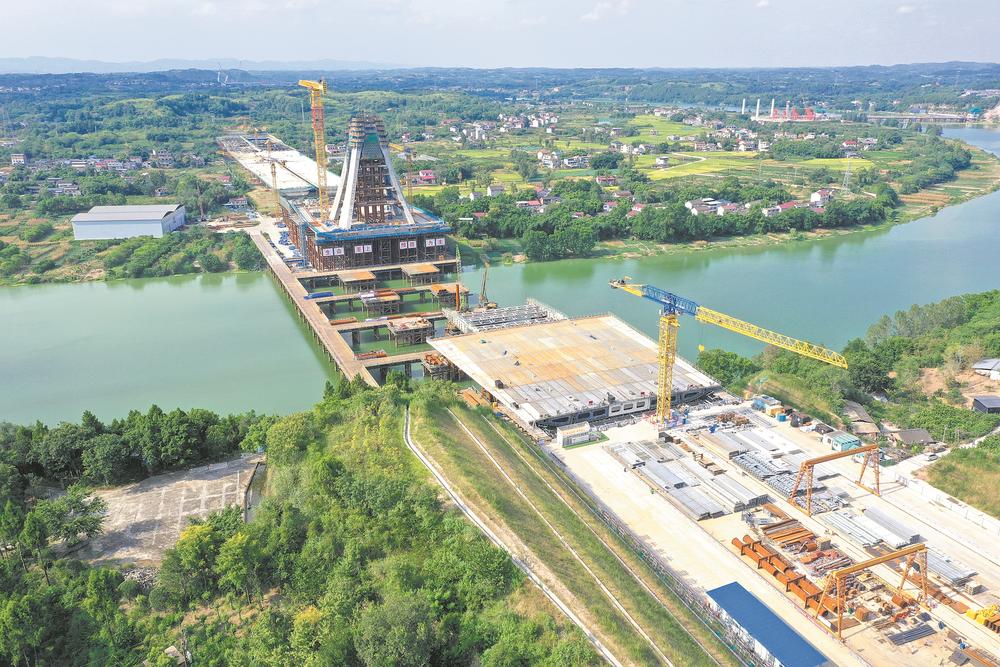 加班加点抢工期 多点多面齐发力 成都一批产业化项目加速落地