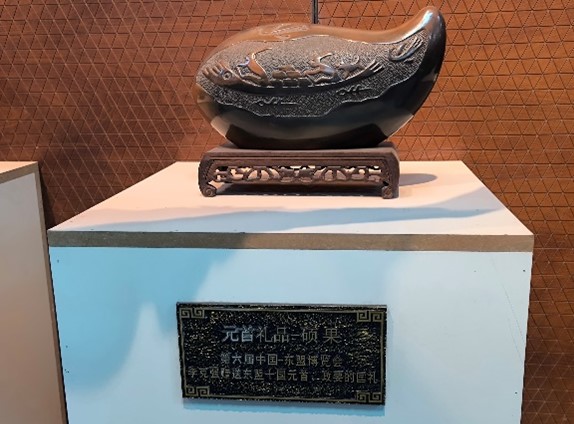 广西钦州坭兴陶产业：传统技艺与现代创新并进